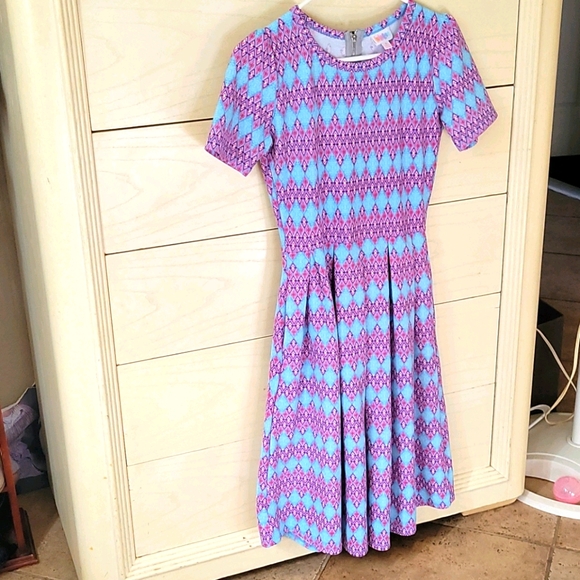 Lula Roe - Picture 4 of 5